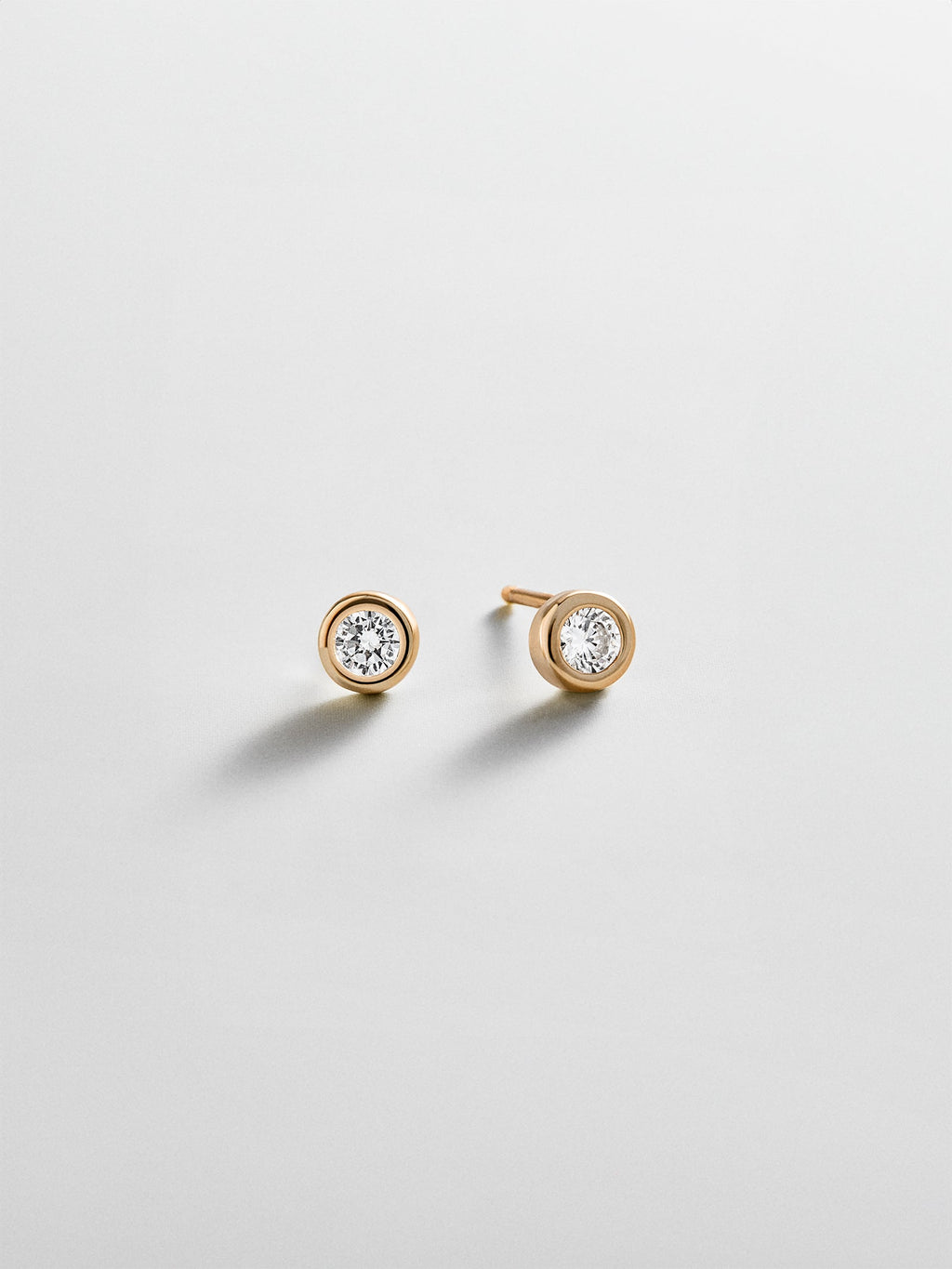 Annabeth 14K Gold Stud Earrings - Round Stone