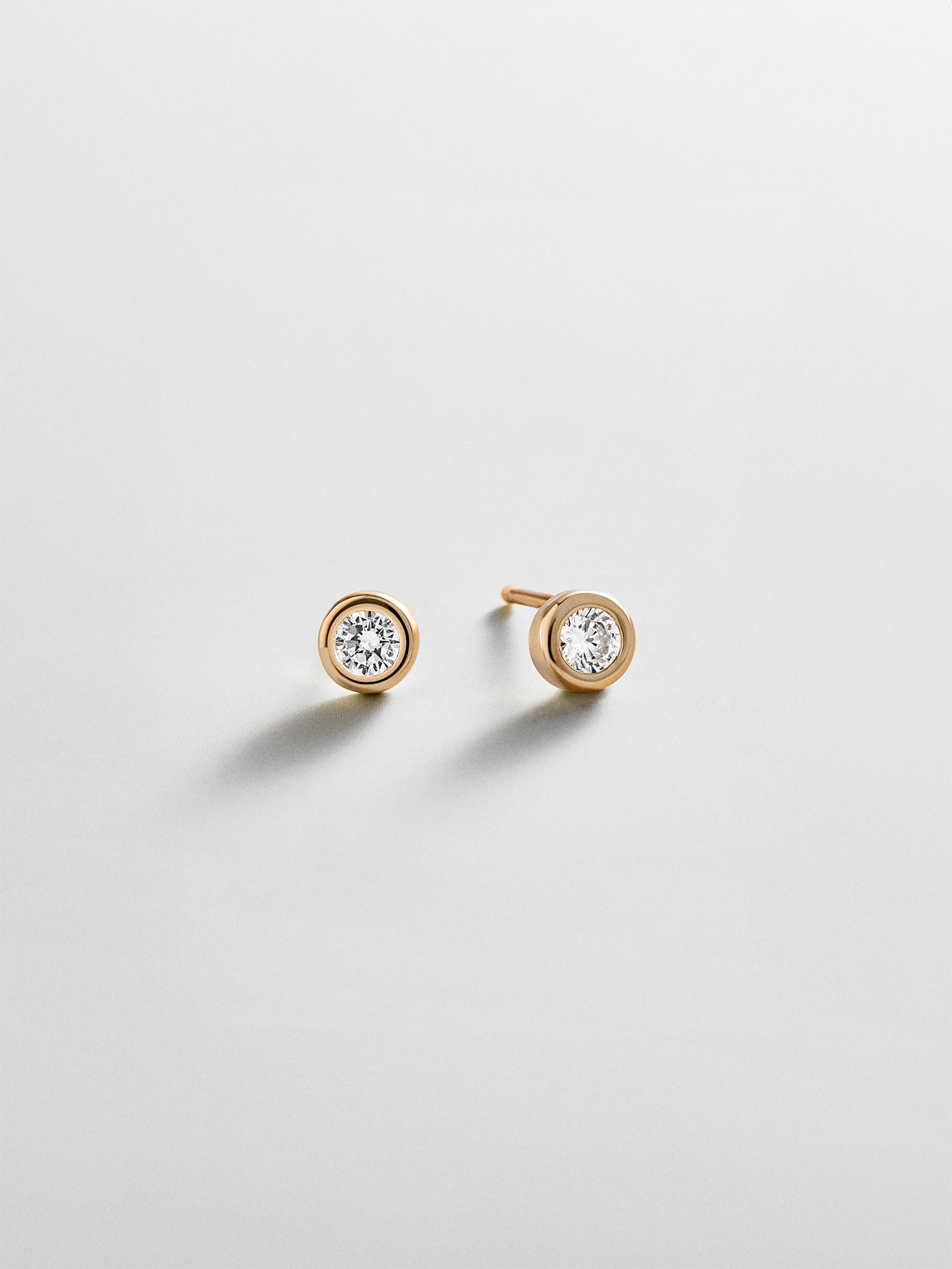 Annabeth 14K Gold Stud Earrings - Round Stone