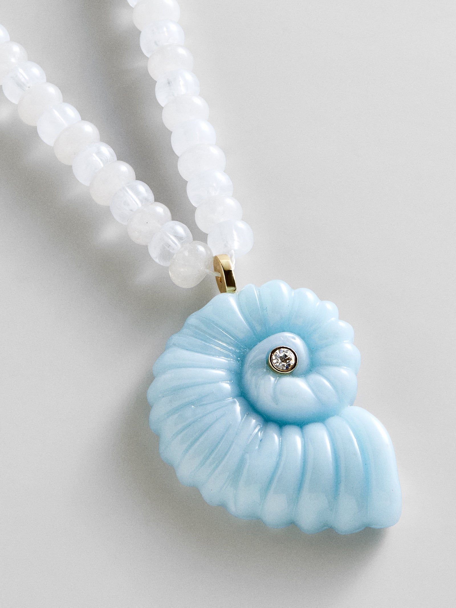 Sun Drift Semi-Precious Pendant Necklace - Spiral Shell