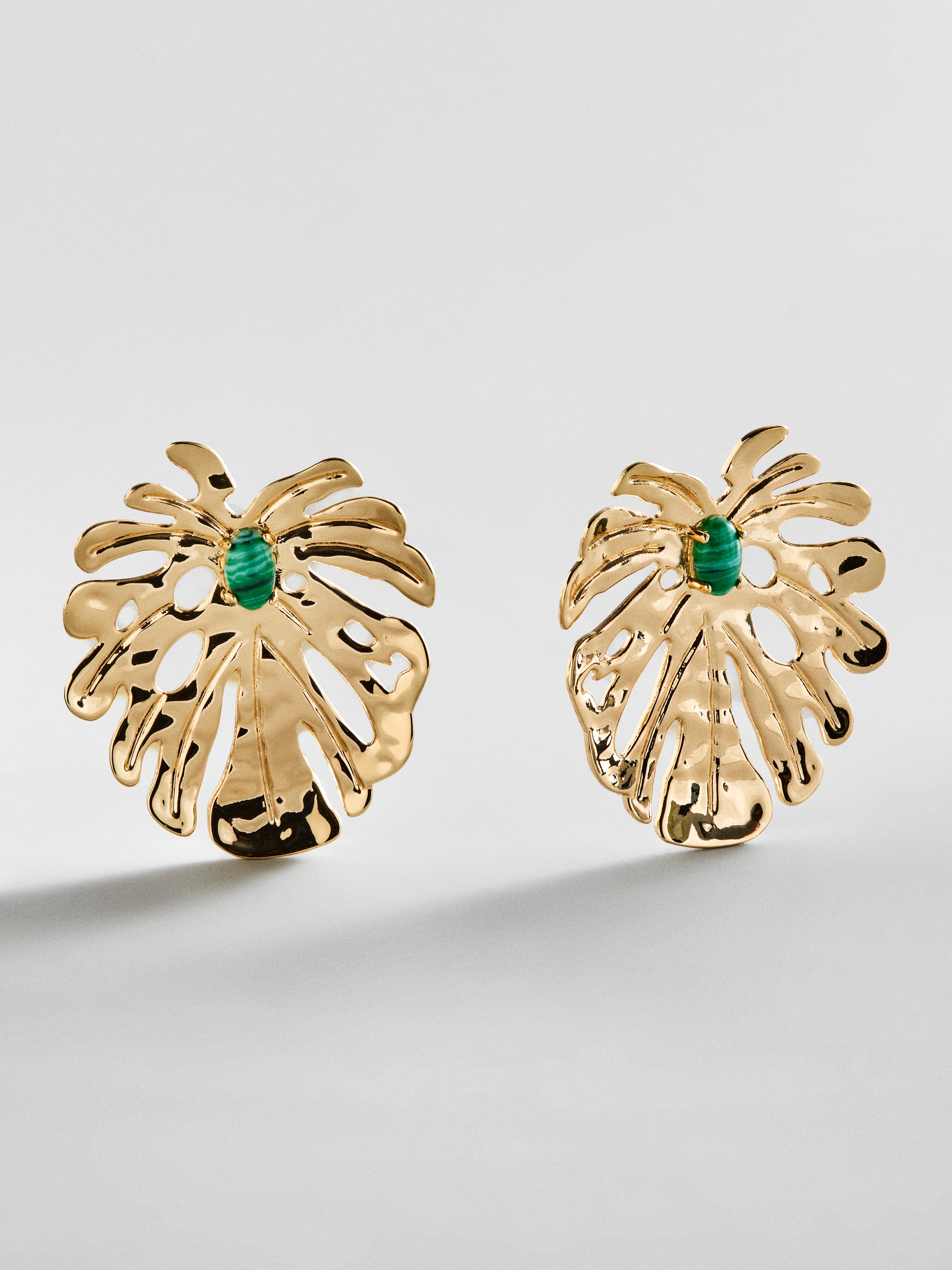 Just Breezy Palm Leaf Earrings - Palm Leaf