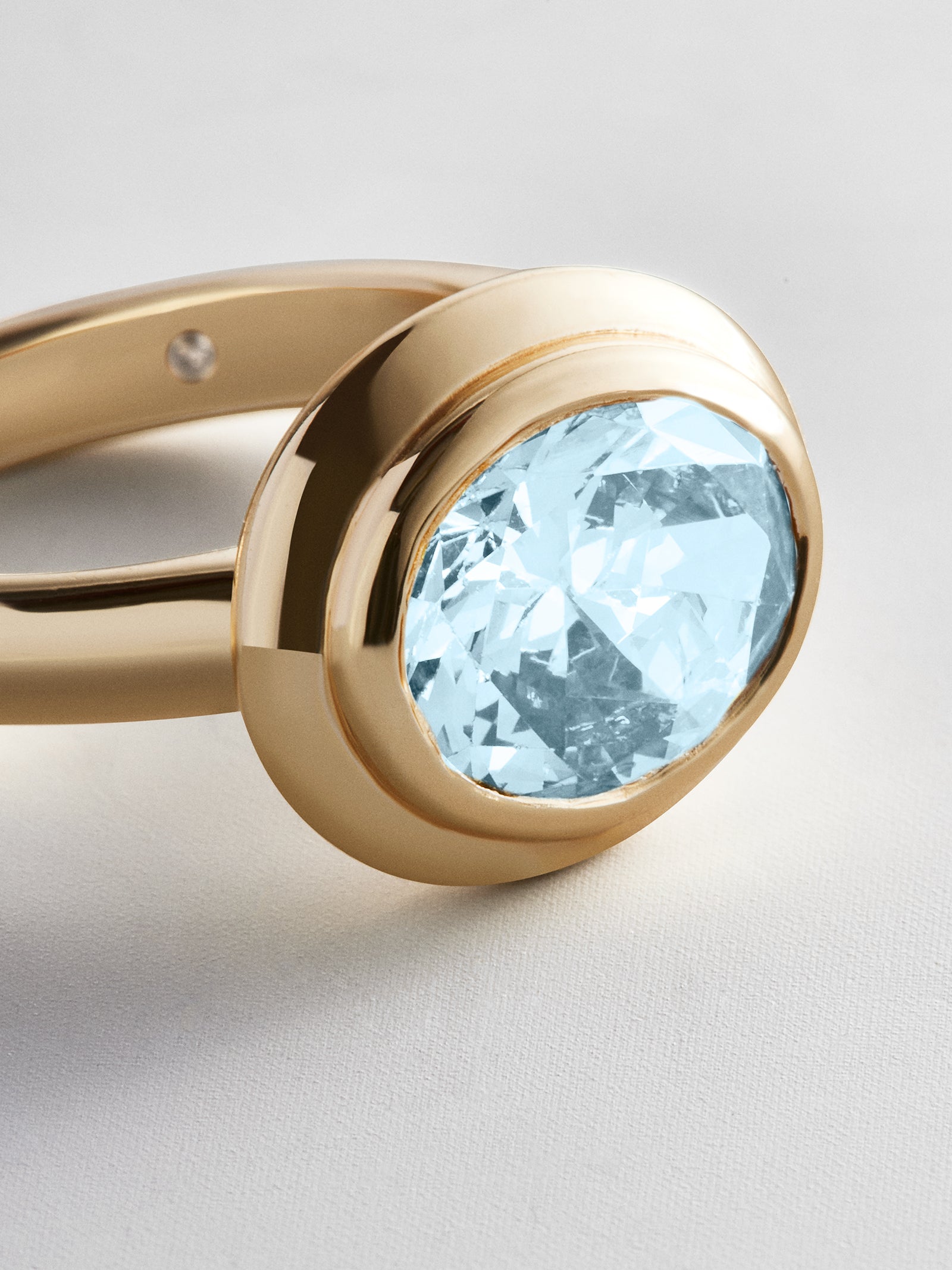 Gold Etched Bezel Custom Birthstone Ring - Aquamarine