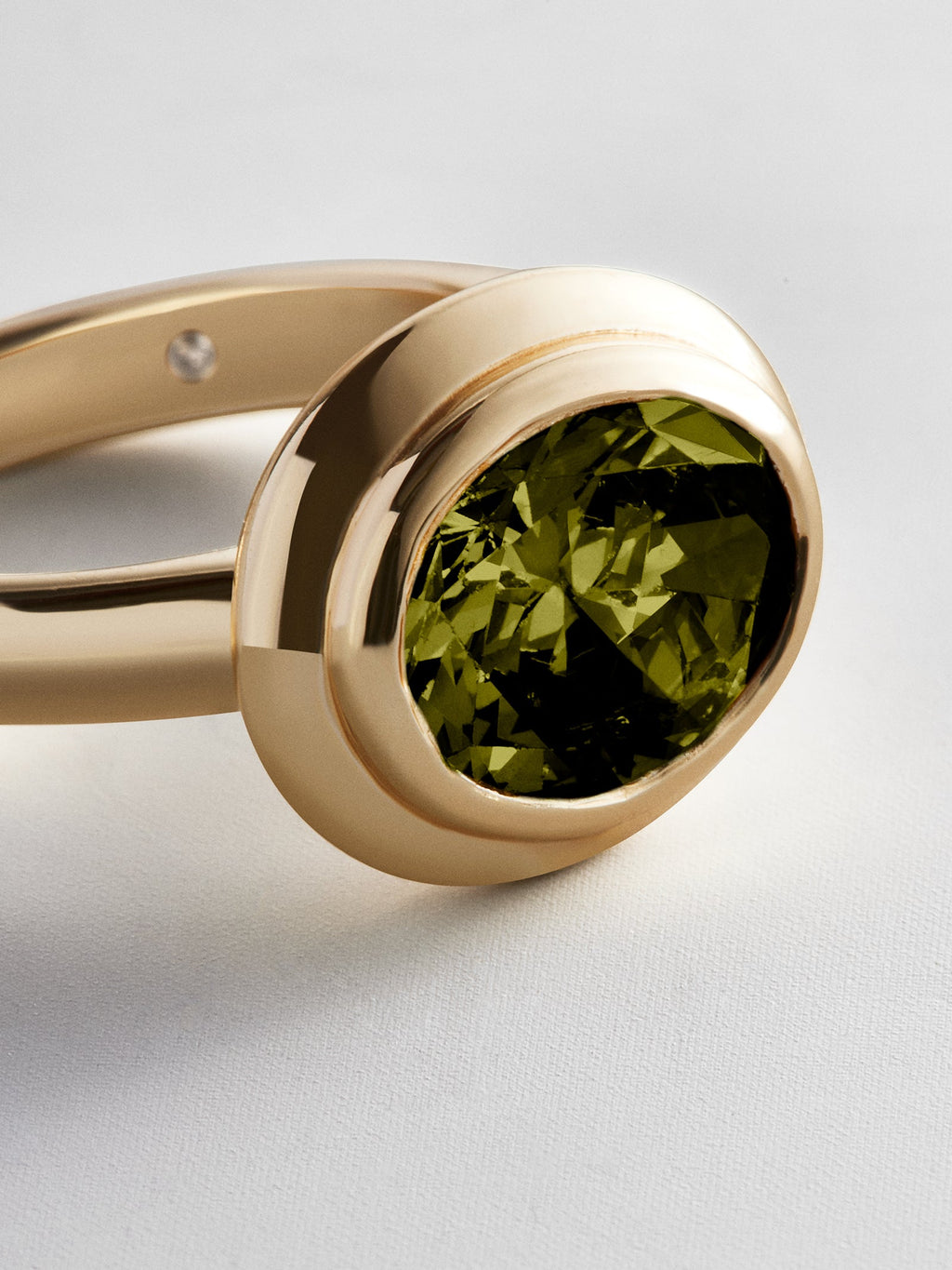 Gold Etched Bezel Custom Birthstone Ring - Peridot