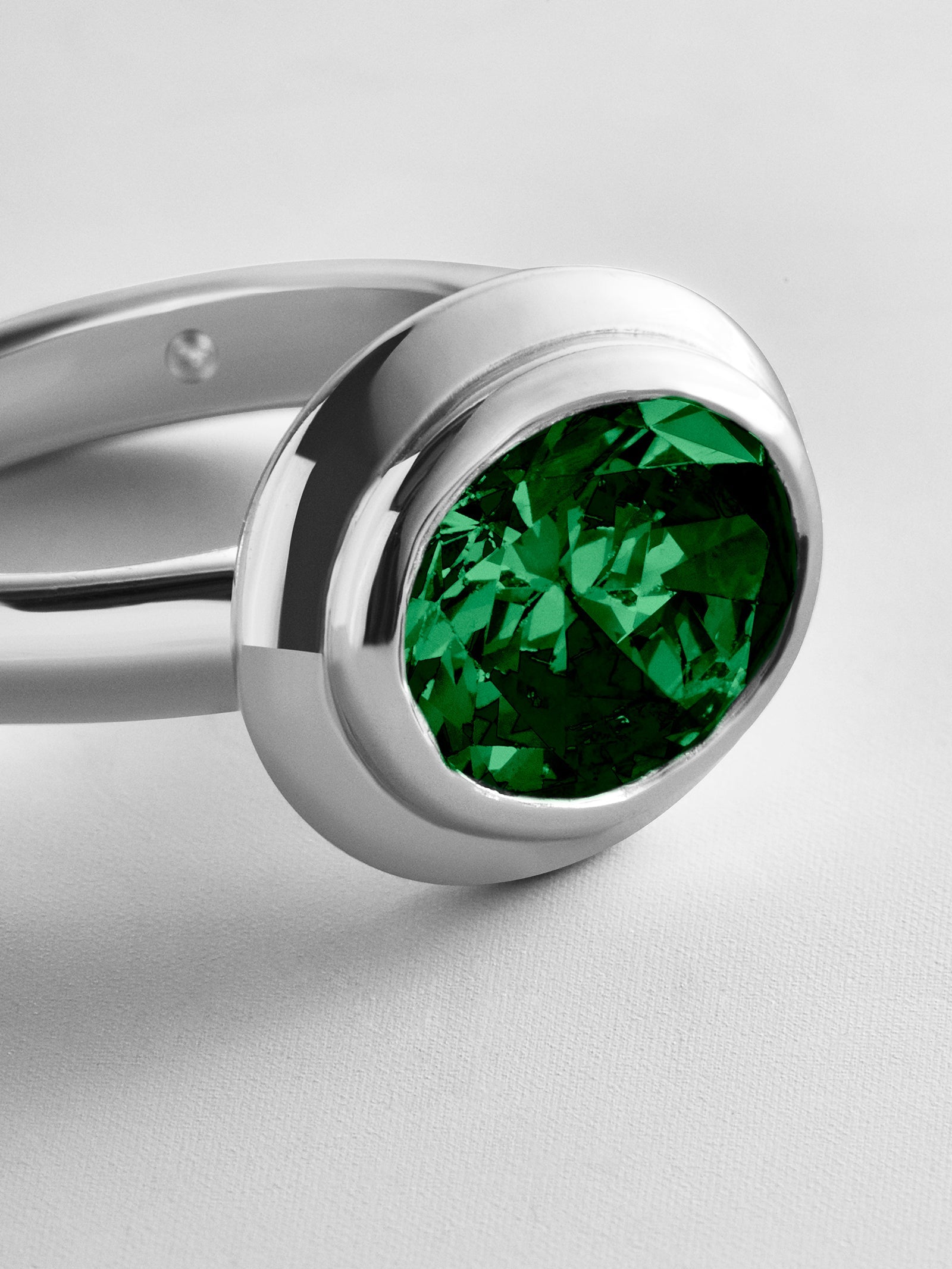 Silver Etched Bezel Custom Birthstone Ring - Emerald
