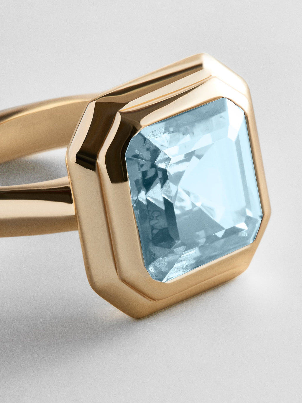 Gold Etched Bezel Custom Birthstone Ring - Aquamarine