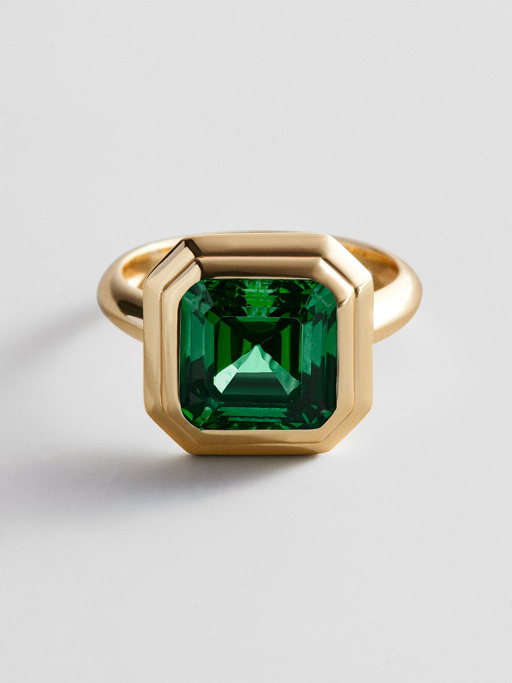 Gold Etched Bezel Custom Birthstone Ring - Emerald