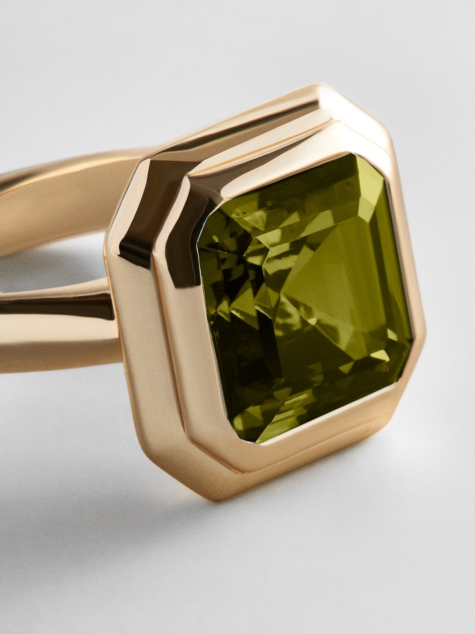 Gold Etched Bezel Custom Birthstone Ring - Peridot