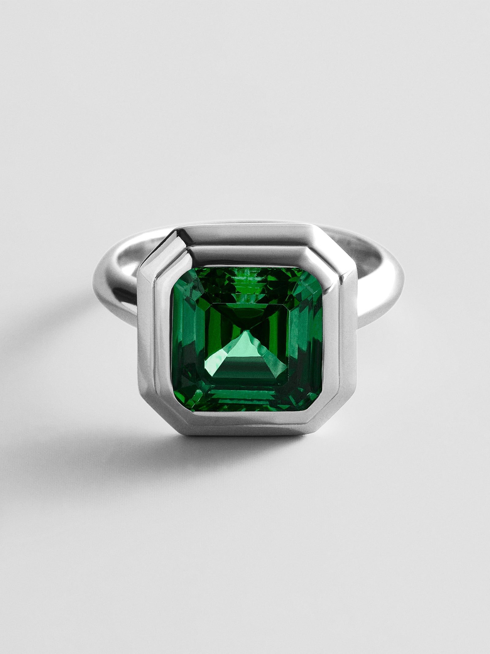 Silver Etched Bezel Custom Birthstone Ring - Emerald