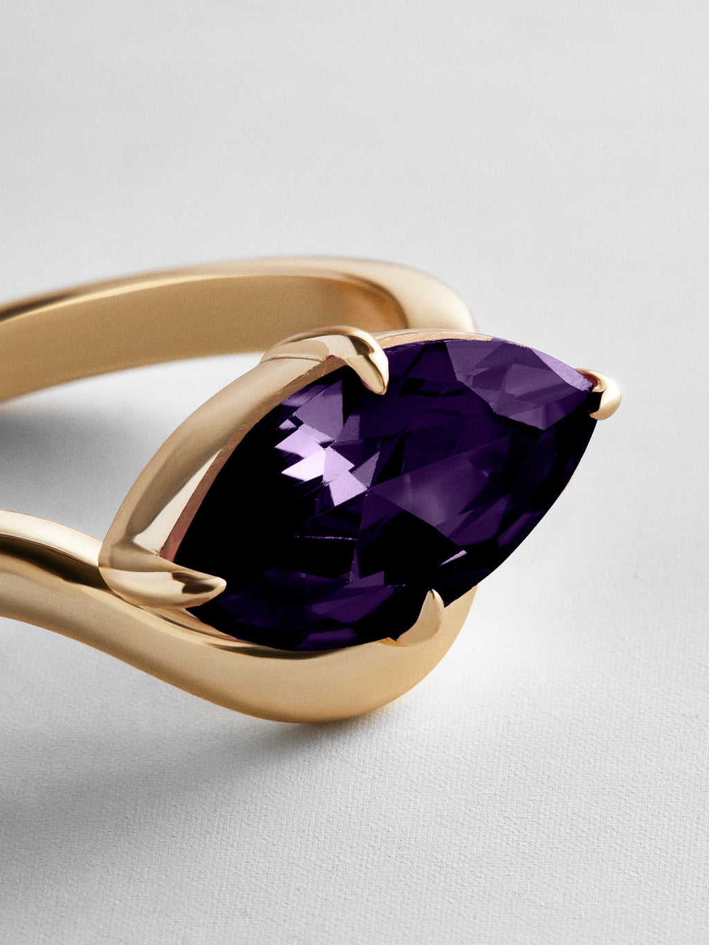 Wavy Custom Birthstone Ring - Gold