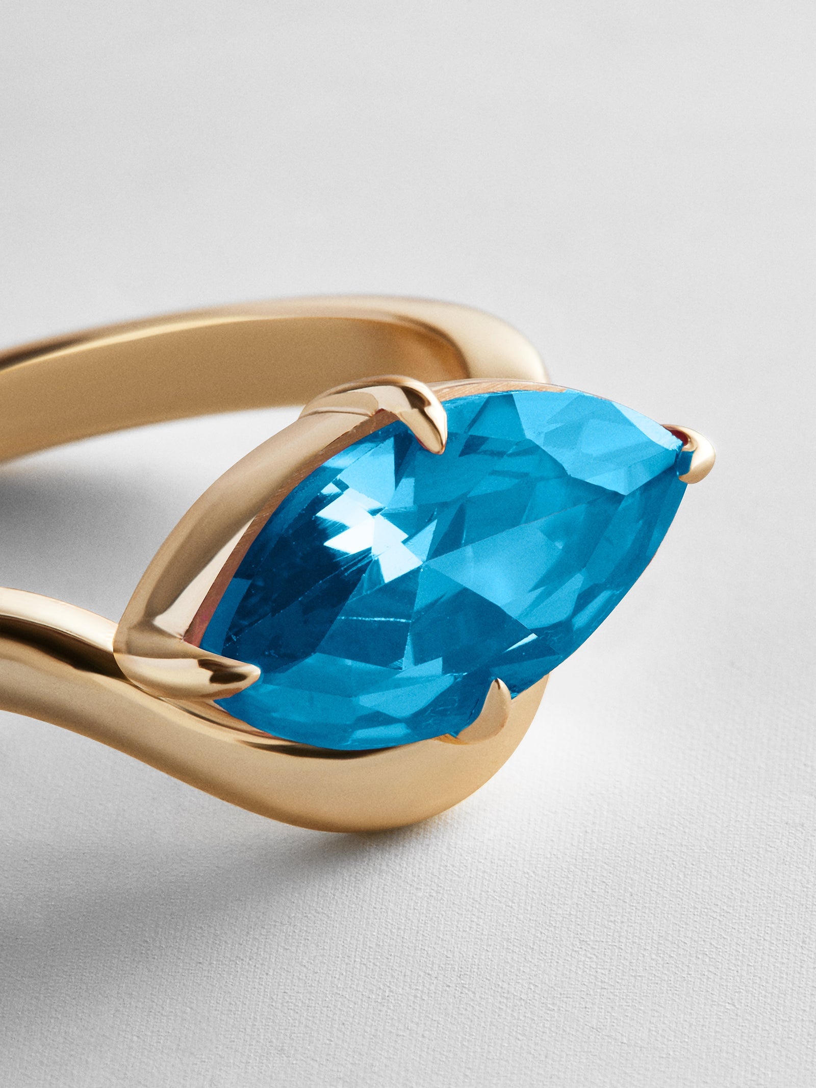 Wavy Custom Birthstone Ring - Gold