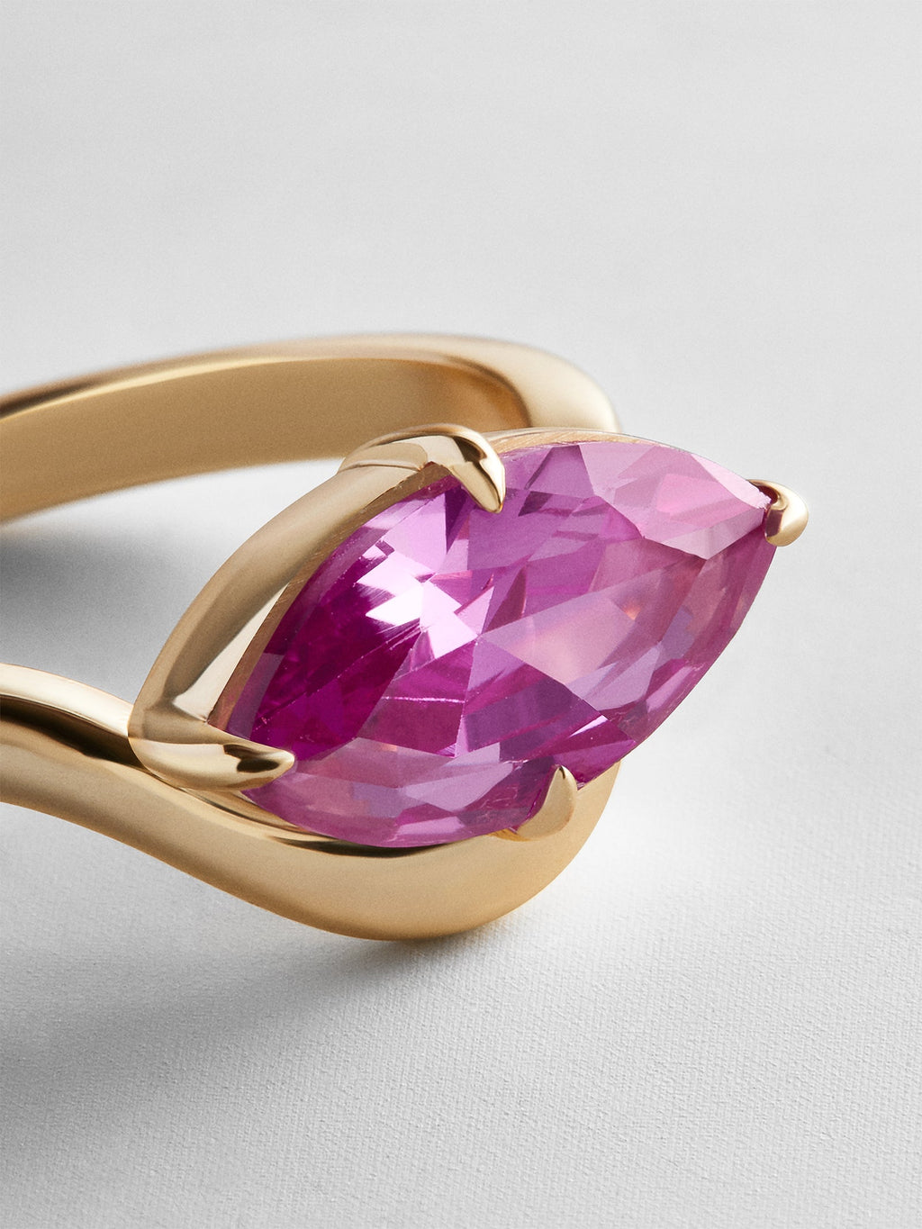 Wavy Custom Birthstone Ring - Gold