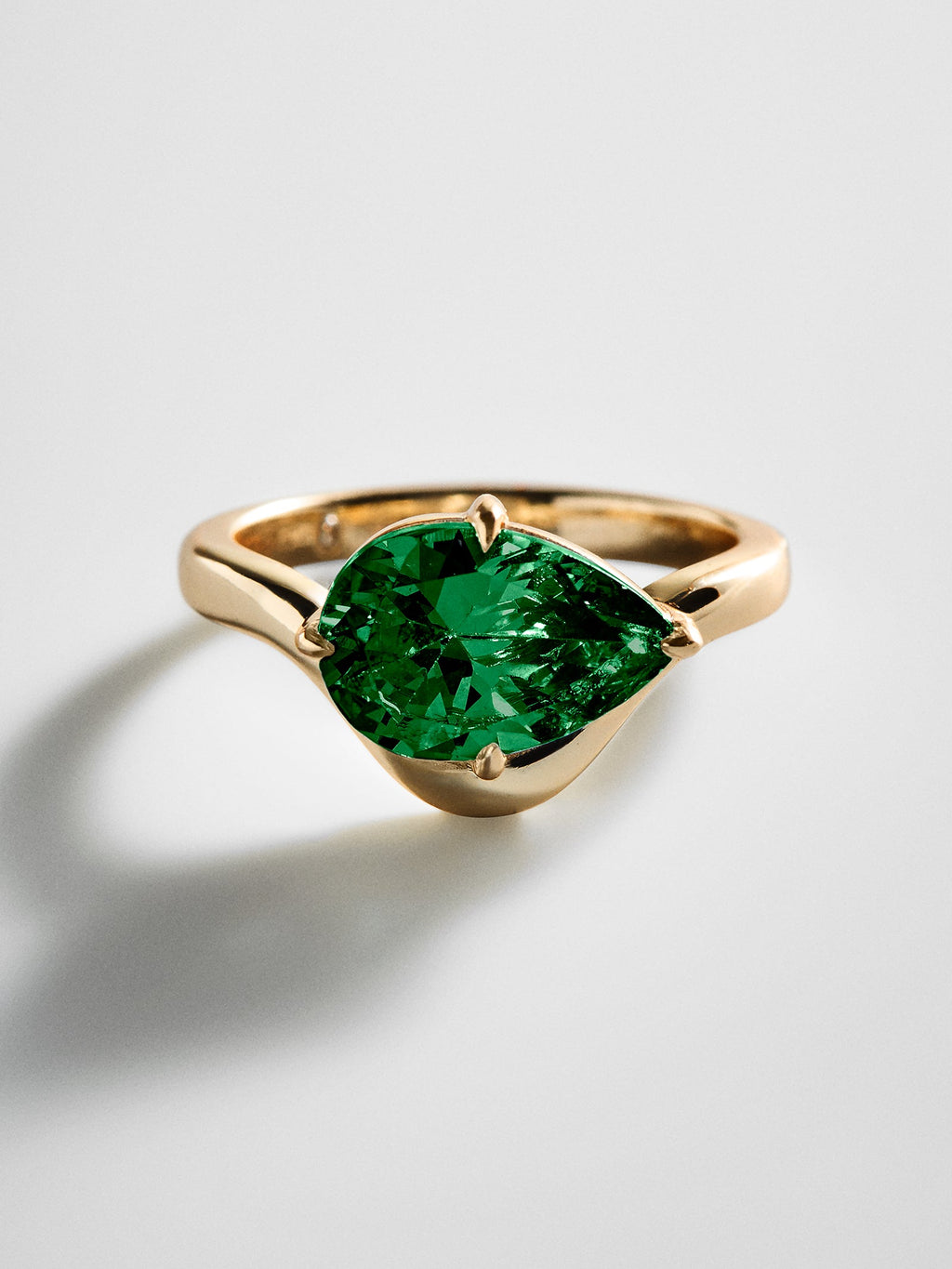 Wavy Custom Birthstone Ring - Gold