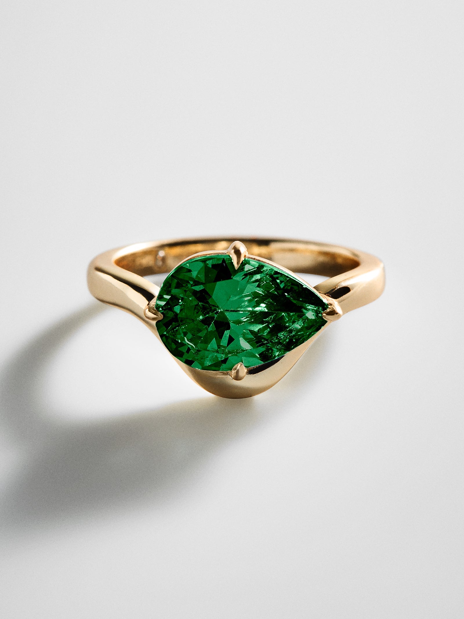 Wavy Custom Birthstone Ring - Gold