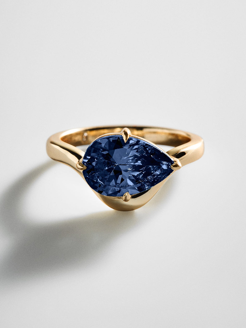 Wavy Custom Birthstone Ring - Gold