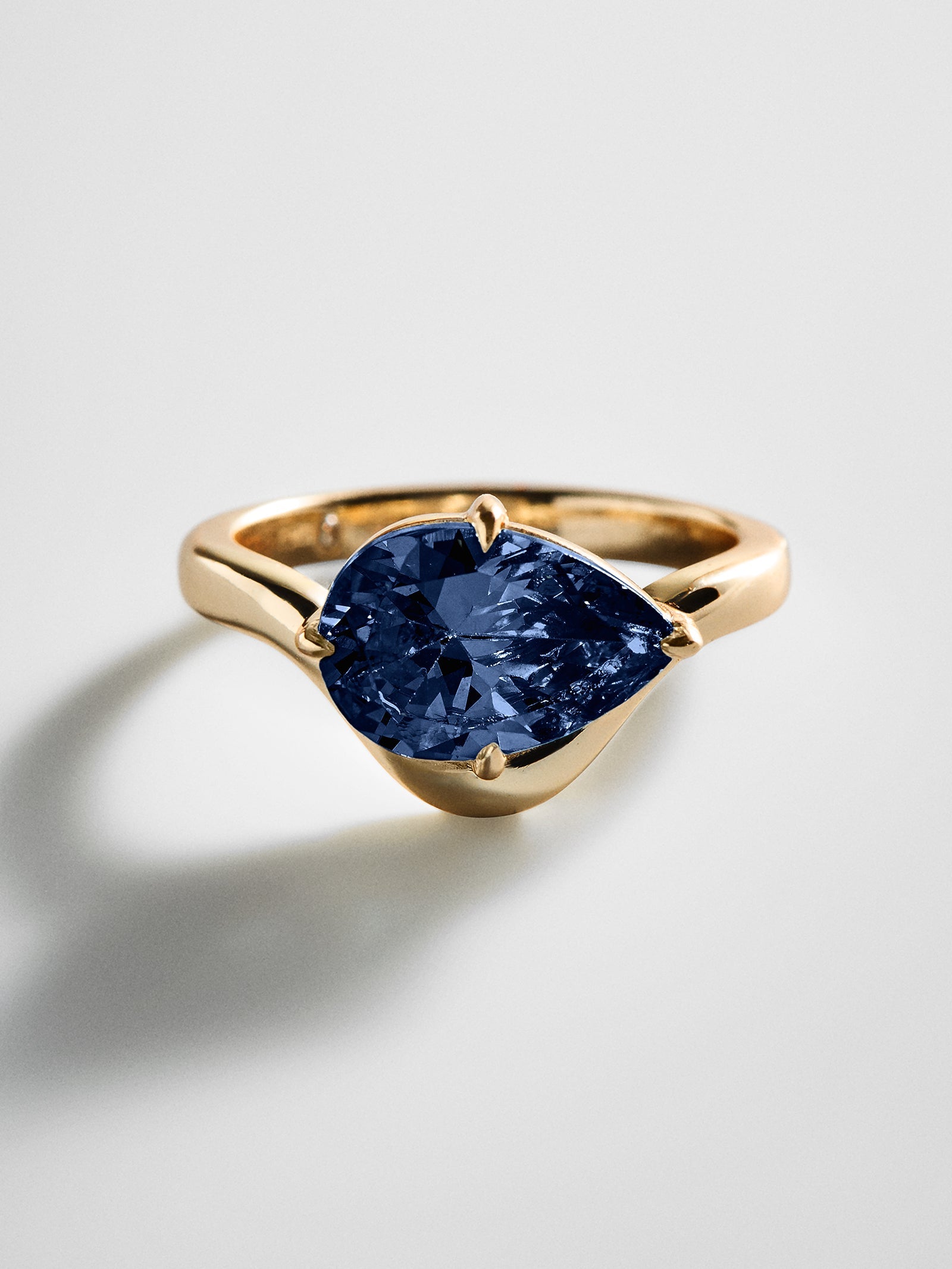 Wavy Custom Birthstone Ring - Gold