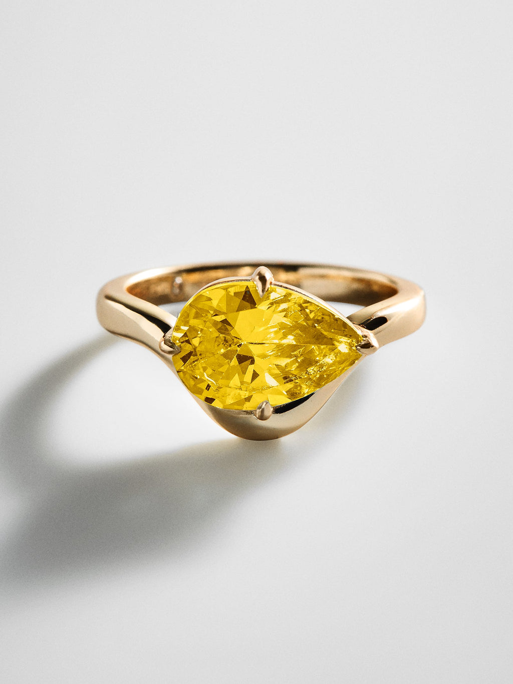 Wavy Custom Birthstone Ring - Gold