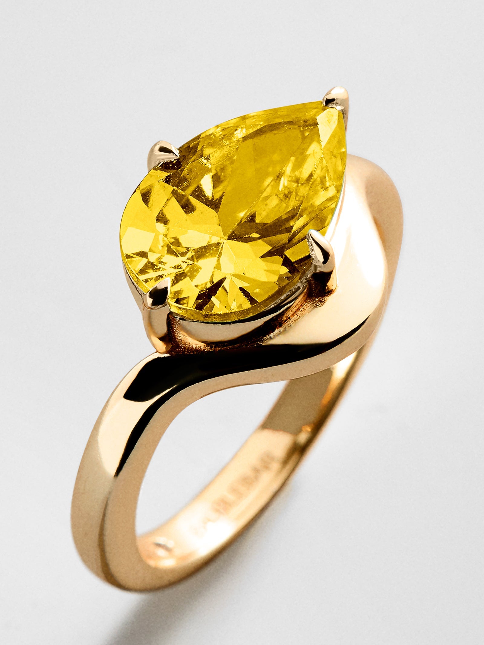 Wavy Custom Birthstone Ring - Gold