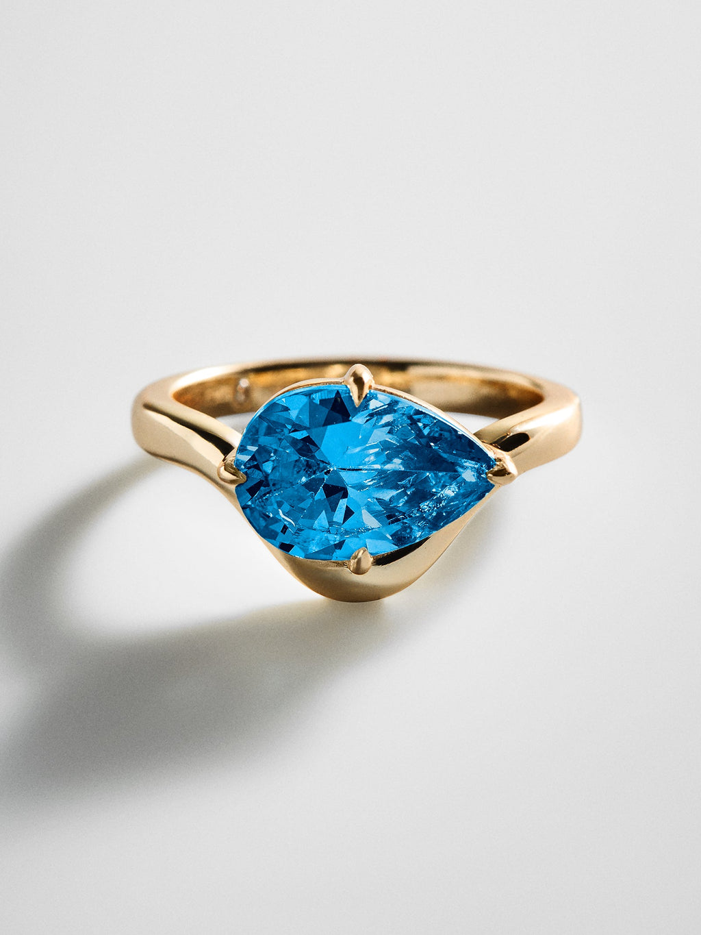 Wavy Custom Birthstone Ring - Gold