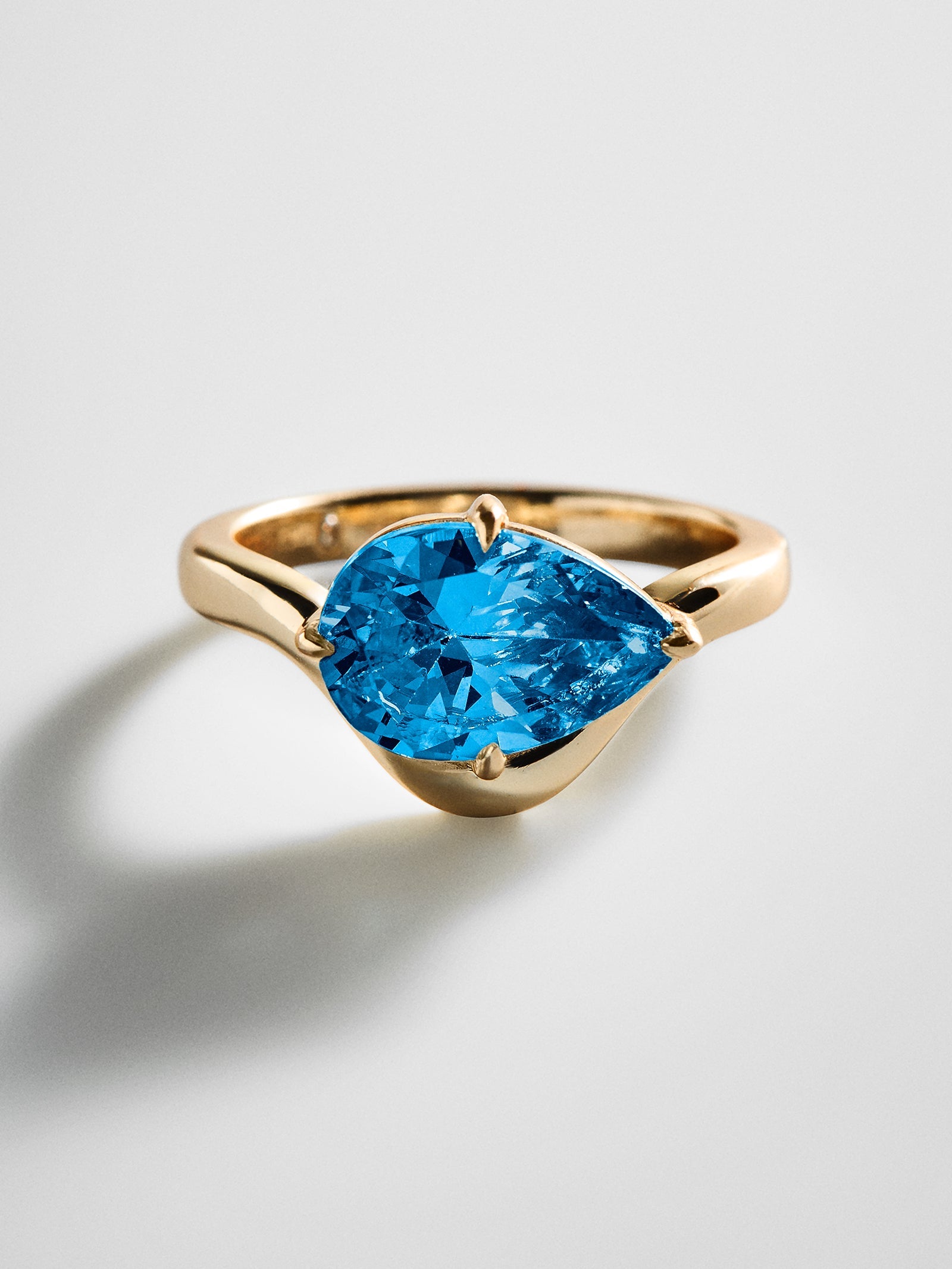Wavy Custom Birthstone Ring - Gold